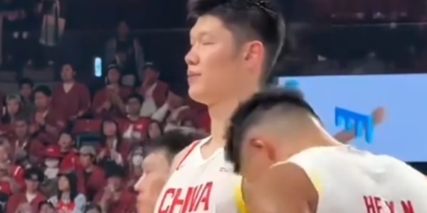 开云体育app-你怎能不泪流满面！这才是中国男篮国家队球员，该有的样子！